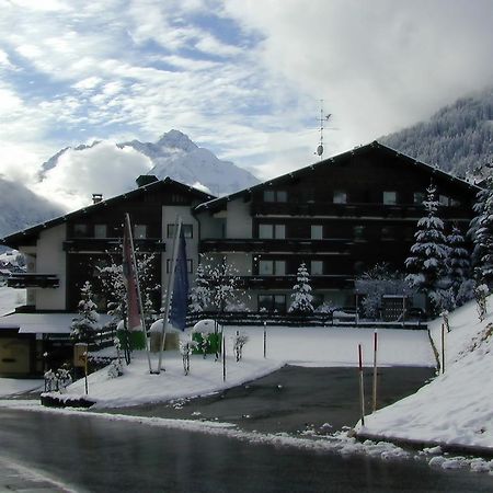 Suitehotel Kleinwalsertal Hirschegg  Bagian luar foto