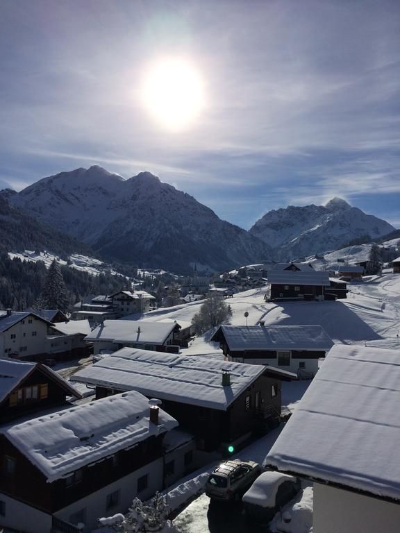 Suitehotel Kleinwalsertal Hirschegg  Bagian luar foto