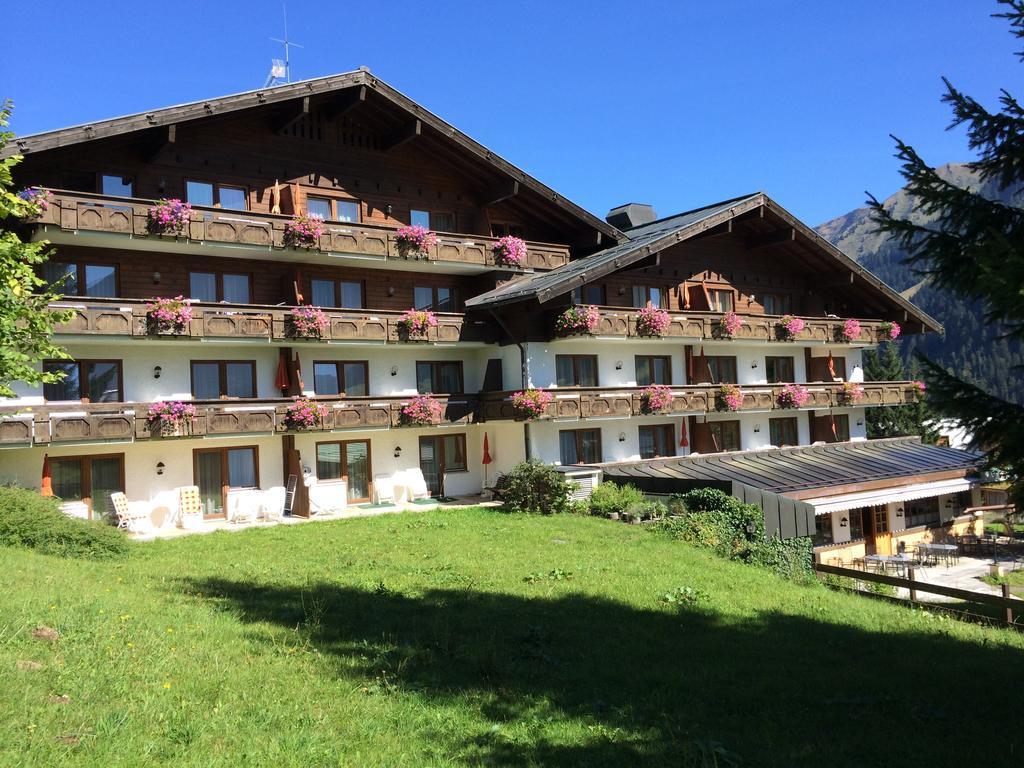 Suitehotel Kleinwalsertal Hirschegg  Bagian luar foto